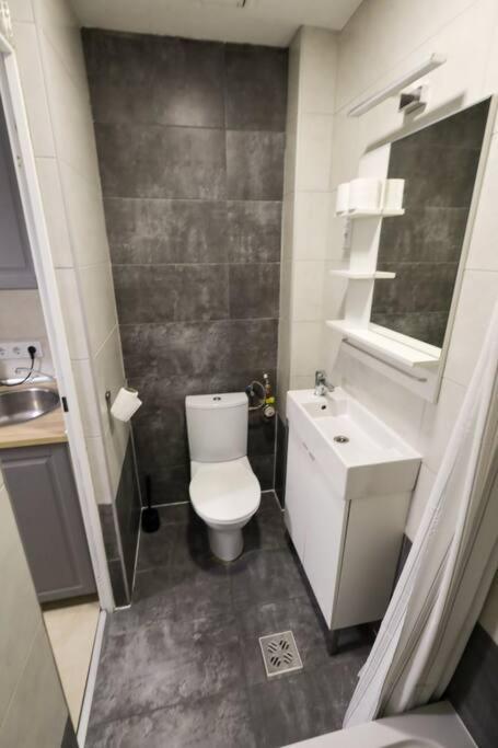 Pest-Port Private Apartment Room-6 Budapest Bagian luar foto