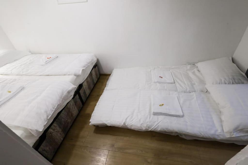 Pest-Port Private Apartment Room-6 Budapest Bagian luar foto